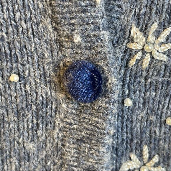 Winter Scene Vintage Sweater Cardigan Embroidered Beaded Reference Point Medium - Picture 7 of 12